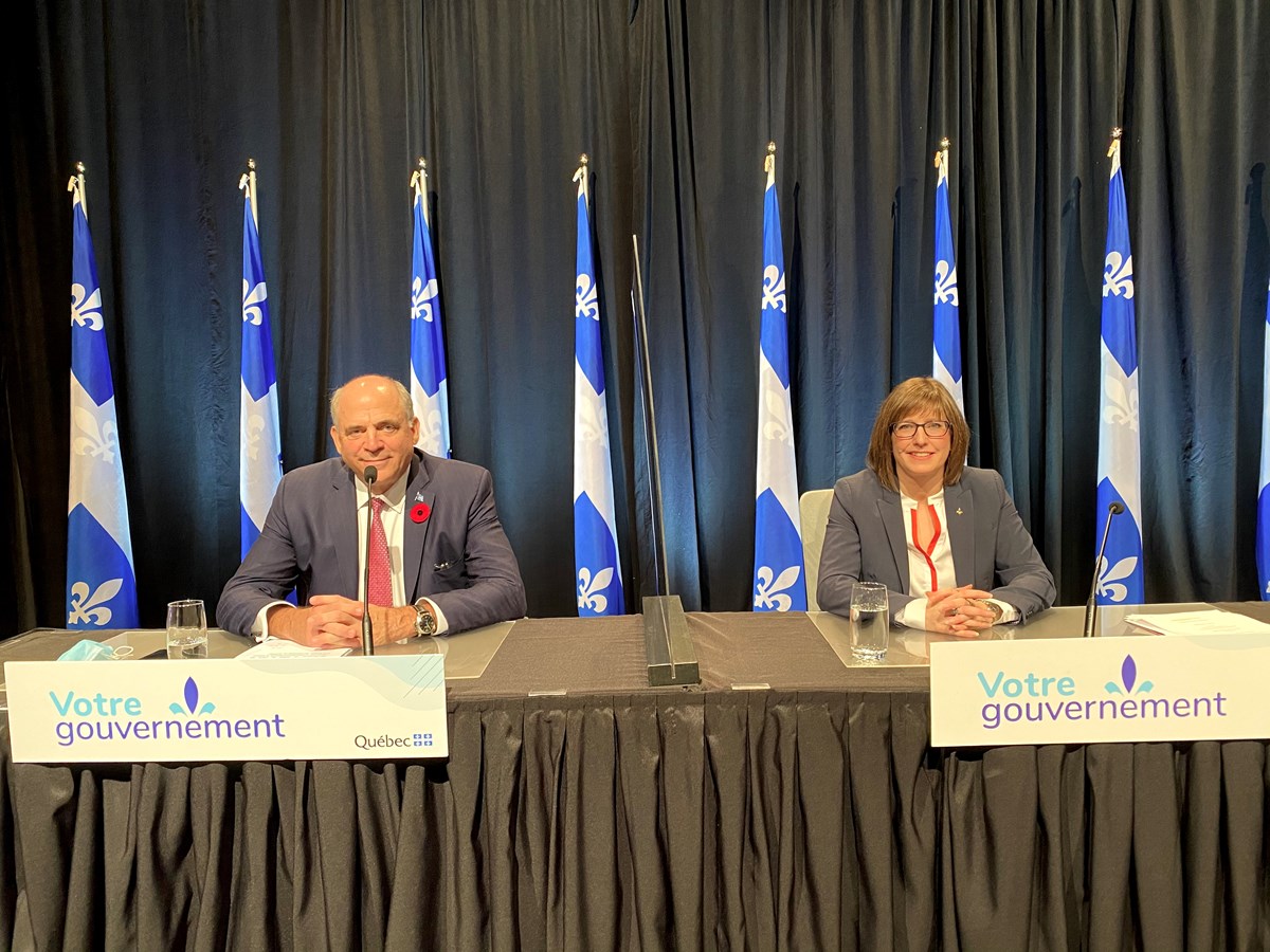 Le ministre de l’Économie et de l’Innovation, Pierre Fitzgibbon, et Marie-Eve Proulx, ministre déléguée au Développement économique régional.