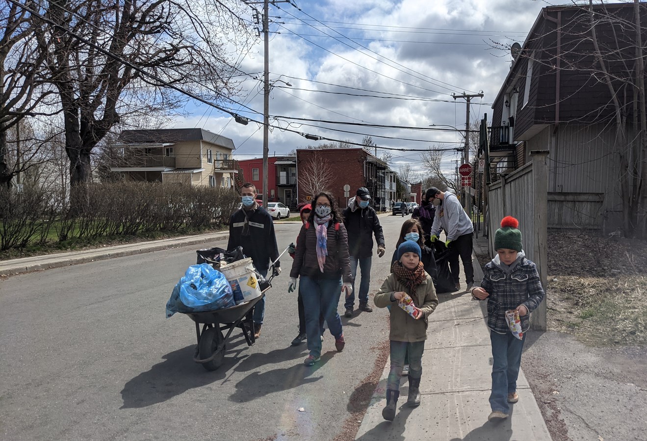 400 lb de déchets ramassés par des bénévoles à Trois-Rivières