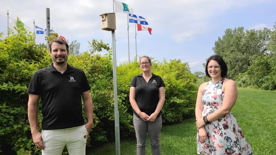 Patrice Thibeault, directeur de projets chez GDG Environnement, Stéphanie  Moreau, responsable des affaires réglementaires chez GDG Environnement, et Cindy  Provencher, directrice de la Fondation Trois-Rivières durable.