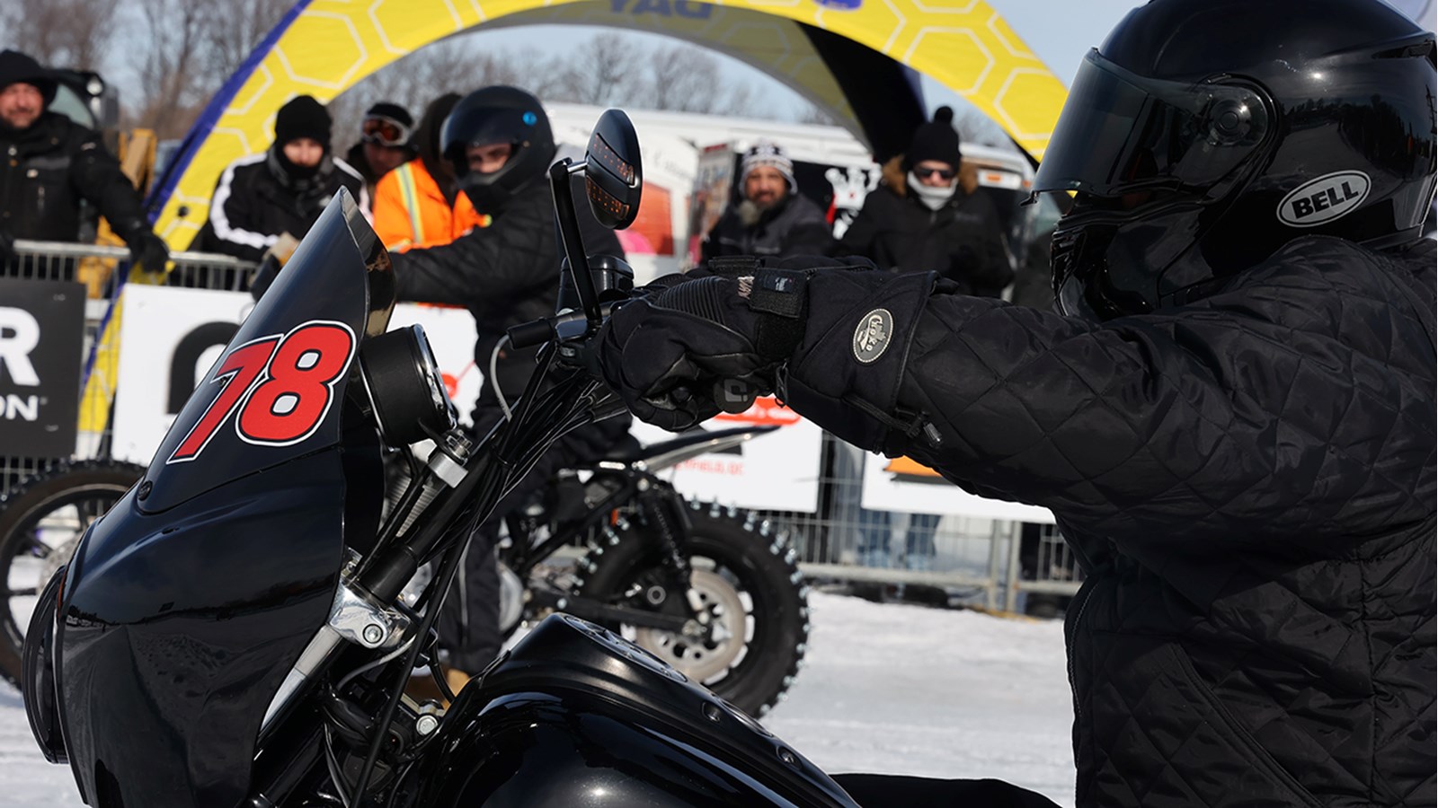 Un succès pour la 3e présentation de la Harley Drag Race on Ice