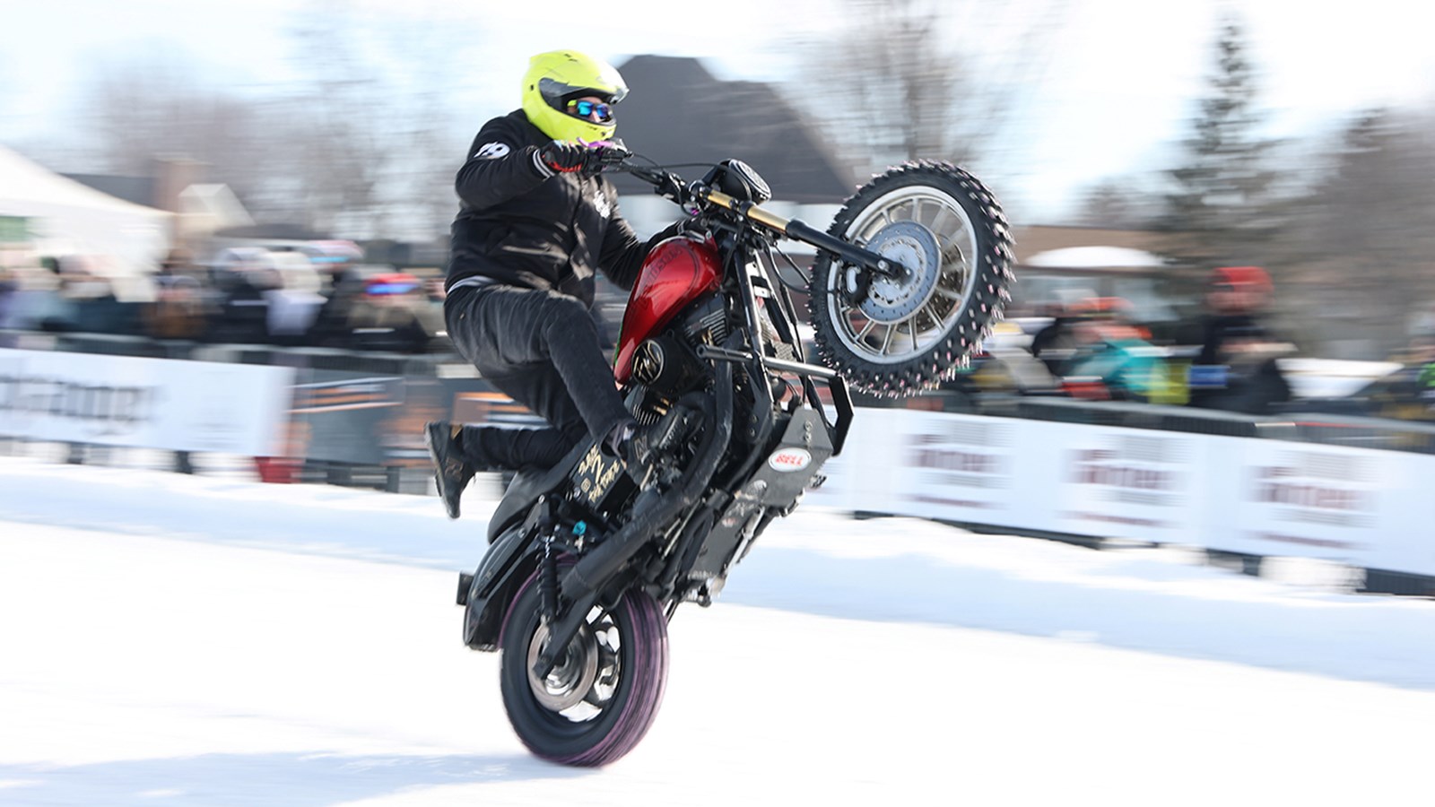 Un succès pour la 3e présentation de la Harley Drag Race on Ice