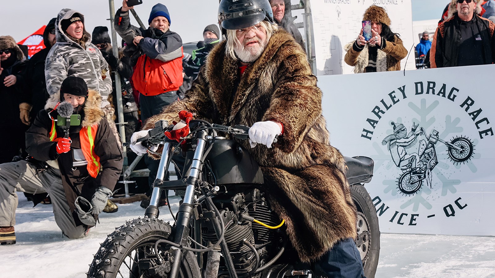 Un succès pour la 3e présentation de la Harley Drag Race on Ice