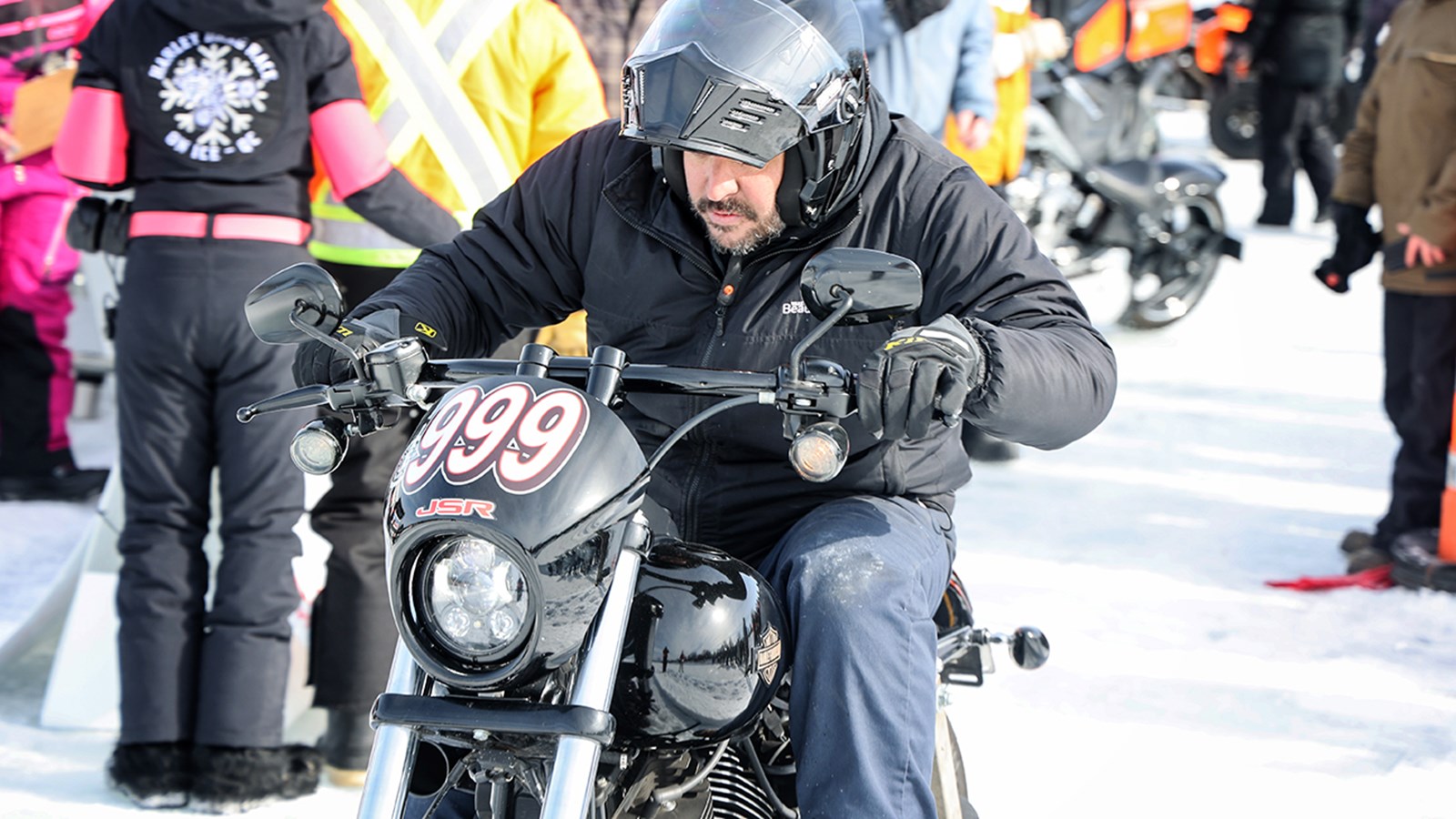 Un succès pour la 3e présentation de la Harley Drag Race on Ice