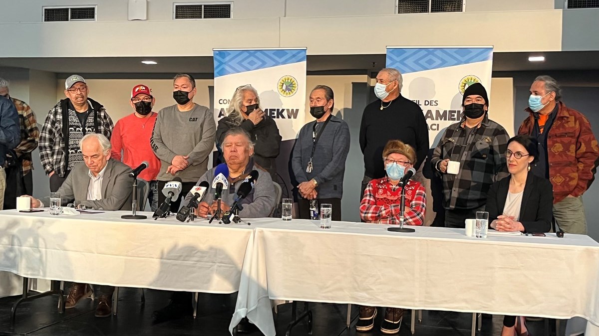 Le CAW fait valoir que la mise en œuvre du régime forestier québécois, particulièrement sur le Wemotaci-Aski, est inconstitutionnelle et viole les obligations de consultation et d’accommodement qui incombent au gouvernement du Québec.