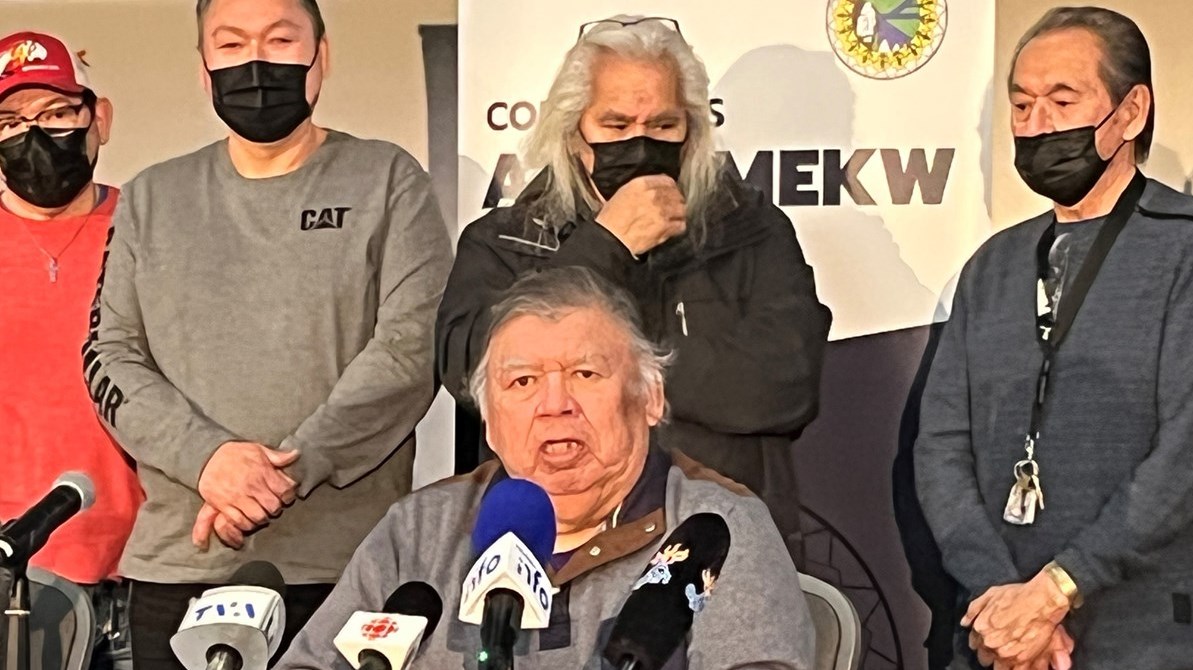  La Tuque poursuit le même objectif que le CAW