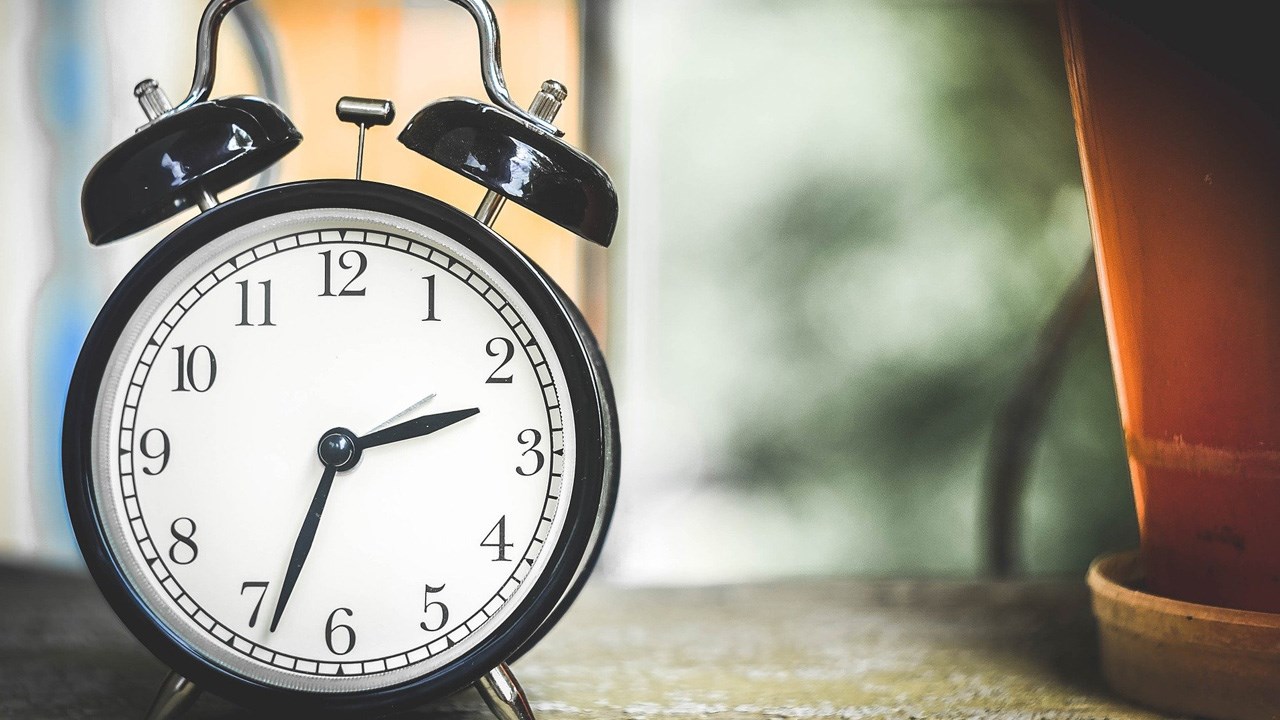 Si les horloges et montres analogiques exigent un ajustement, les téléphones, tablettes et ordinateurs passeront à l’heure d’été automatiquement.