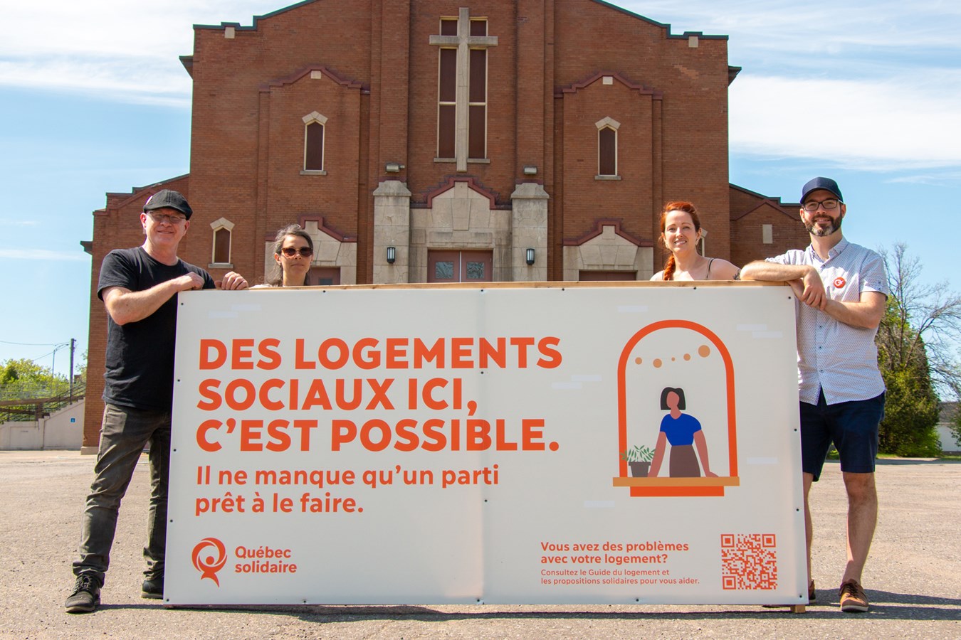 Simon Piotte, candidat Québec solidaire dans Maskinongé, Noémie Veillette, Émilie Ferguson et Steven Roy Cullen, candidat Québec solidaire dans Trois-Rivières.