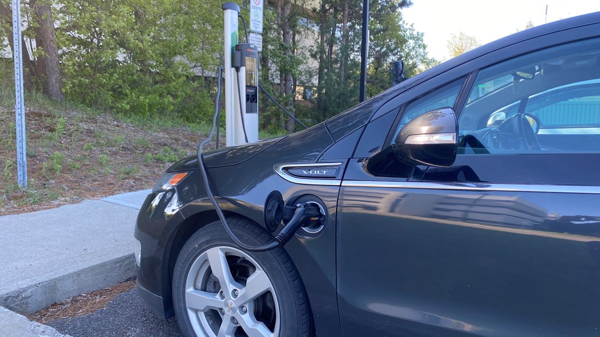 L'UQTR installe 20 nouvelles bornes de recharge pour véhicules électriques 