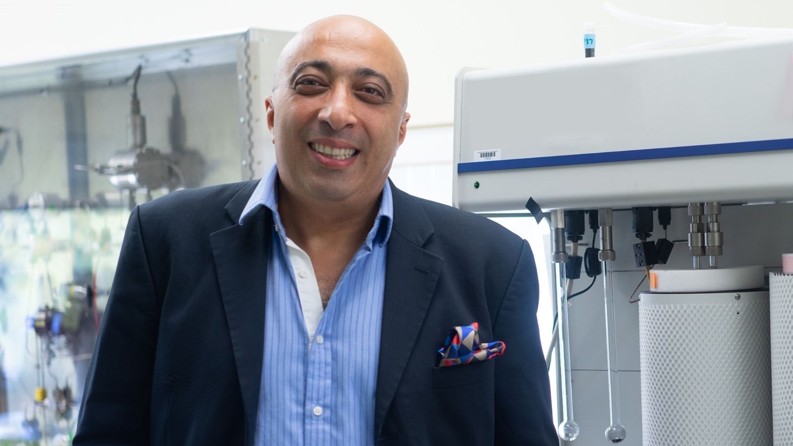 Le professeur Bruno G. Pollet de l’UQTR reçoit le Prix Sir William Grove