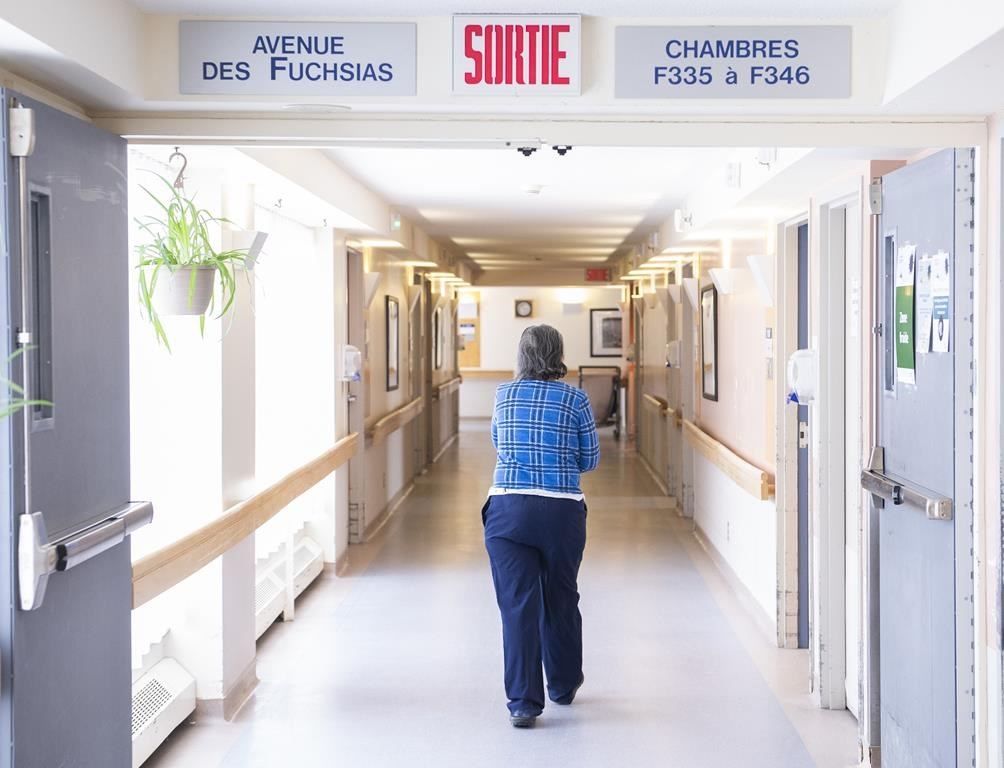 Québec tend la main aux médecins à la retraite pour combler les besoins en CHSLD