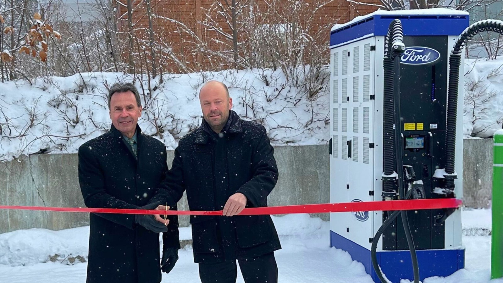 Inauguration de la plus important station de recharge à Shawinigan