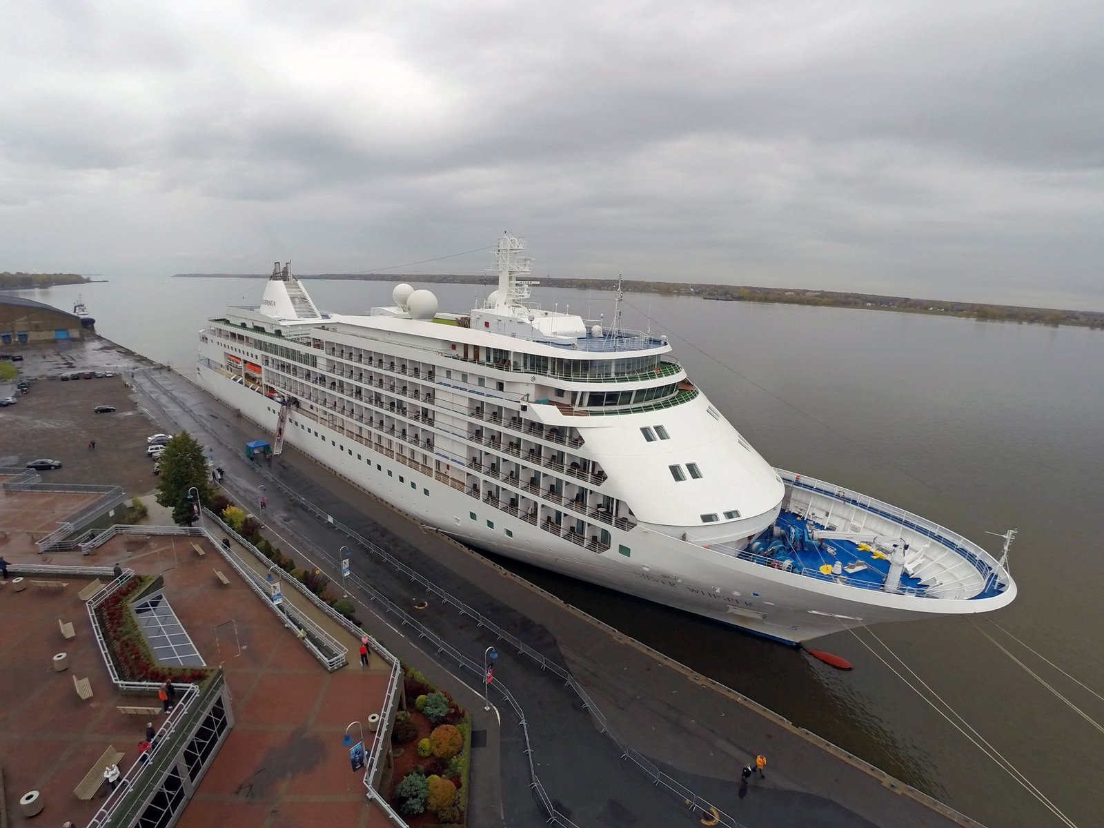 Silver Whisper2