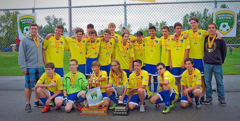 L'équipe du Nitro U16: Rangée du bas de gauche à droite, Miguel Ouellette, Ludovic Perreault, Jacob Leblanc, Louis-Philippe Giguère-Leclerc, Marc-Antoine Lussier, Dustin Roy, Étienne Guyon. Rangée du milieu, Félix Allaire (entraineur), Mathieu Bourbeau, Francis Pinard, Étienne Letarte,
Félix Thibeault, Jordan Girard, Thomas Fredette, Pablo Davey-Mariscal, Hugo Ringuette, Nicolas Lessard, Tommy
Paré, Jérémie Bazin (entraineur). Derrière, Sébastien Letarte (entraineur), Andrew Kydd, Charles Tremblay.