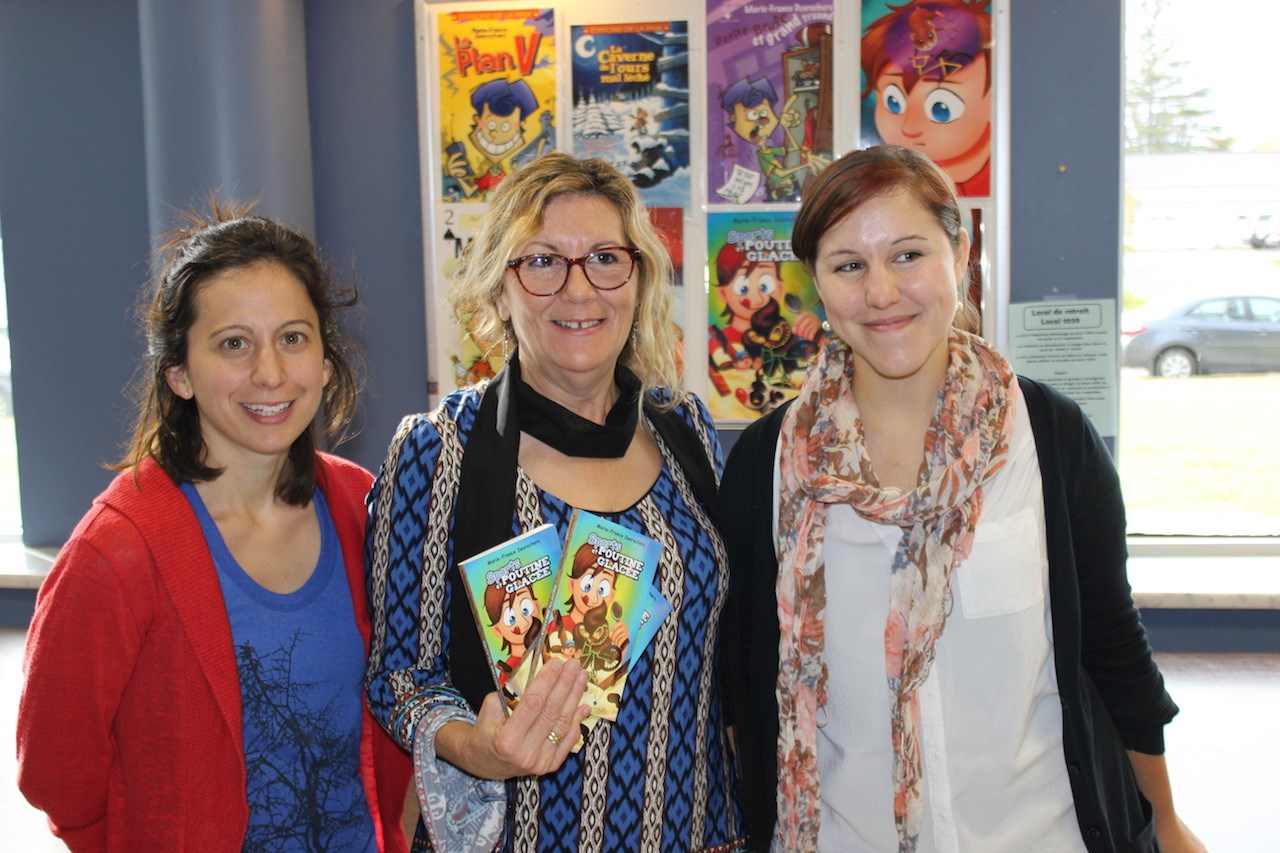 Marie-France Desrochers entourée de Claudia des 3Réverbères et de sa fille, Alexandra Tremblay-Desrochers.