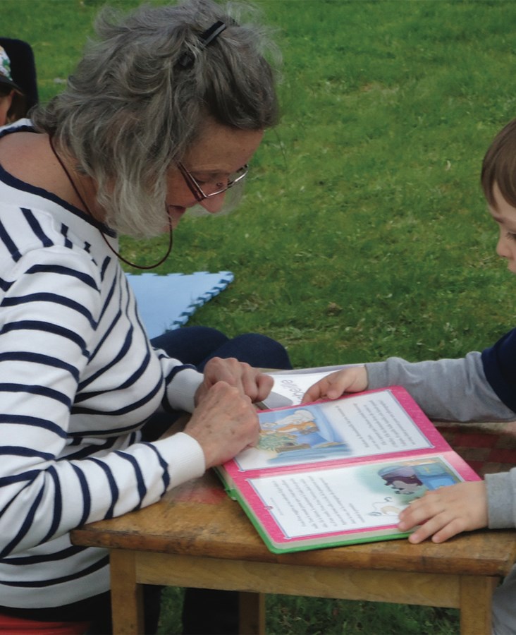 Un projet de lecture inspirant dans le Val : des bénévoles  aînés sont recherchés !