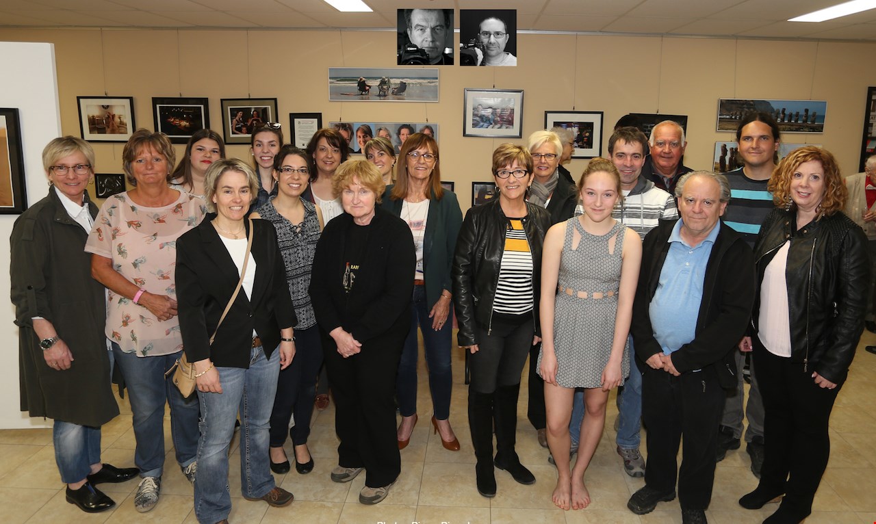 Les participantes de la 31e cuvée accompagnées d’élus municipaux, invités et de la copropriétaire des Résidences Château du Bel Âge, Catherine Rossi.