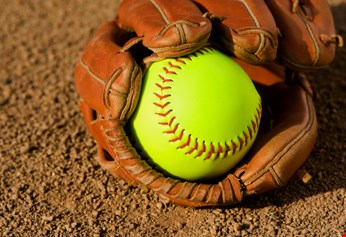 Des victoires pour l’Industrielle-Alliance et l’Hôtel Grand Central dans la ligue de soft-ball