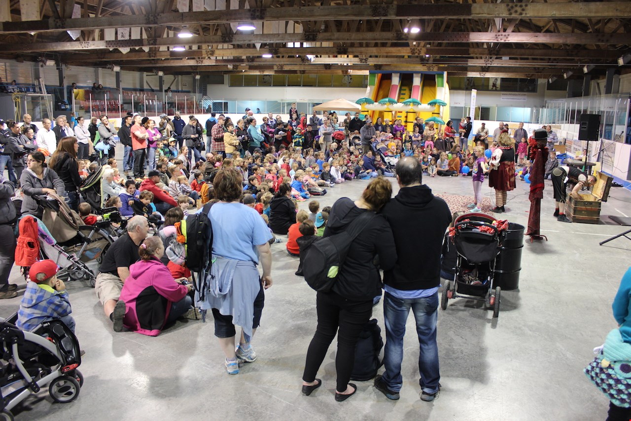 L’une des éditions de Familles en fête qui se tenait au Centre sportif P.E. Lefebvre. Pour 2016, la belle température pourrait faire en sorte que les activités puissent avoir lieu au centre-ville de Richmond.
