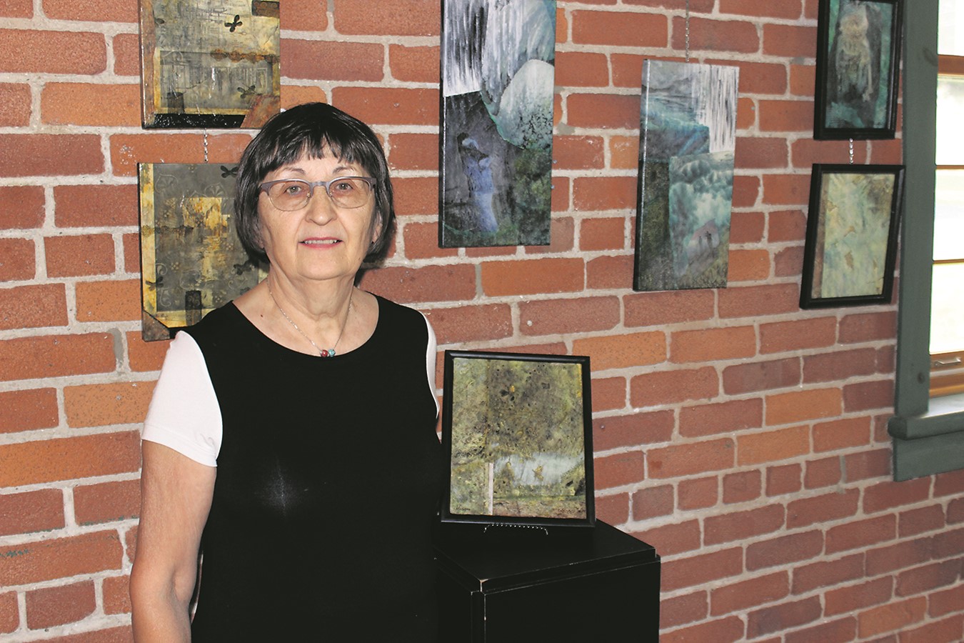 Avec sa nouvelle exposition en place au pavillon principal de la Poudrière, Lorraine Lévesque était également présente au même endroit à l’occasion de la Nuit des artisans.