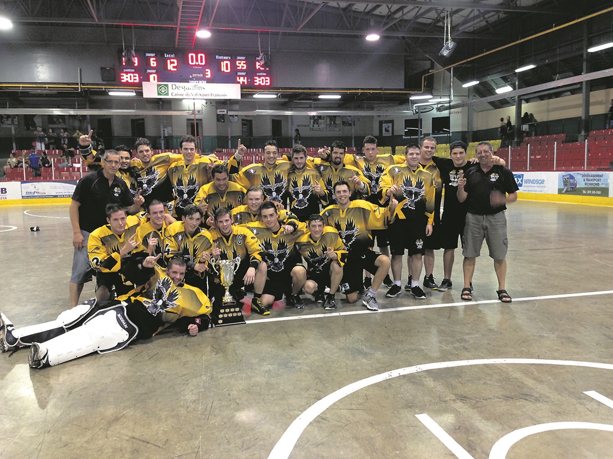 Les Aigles juniors de Windsor, gagnants des séries éliminatoires de la Ligue de crosse junior du Québec.
