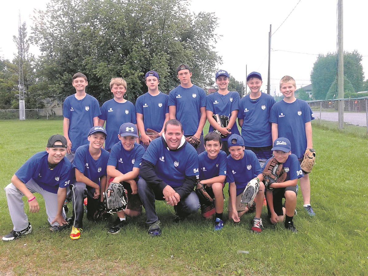 De la balle molle amicale pour les jeunes