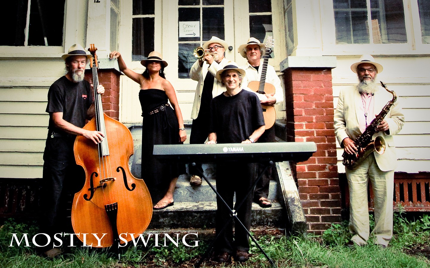 Le groupe Mostly Swing.