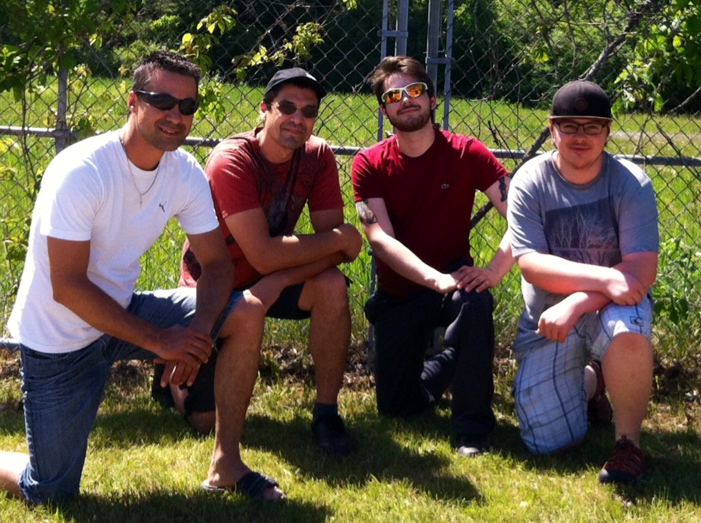 Originaires de l’Estrie et du Centre-du-Québec, les membres de Freedom Insight regroupe, dans l’ordre habituel, Bryan Saint-Laurent (guitare et voix), Éric Leduc (basse), Jordan Bishop (guitare solo) et Simon Dechêne (batterie).