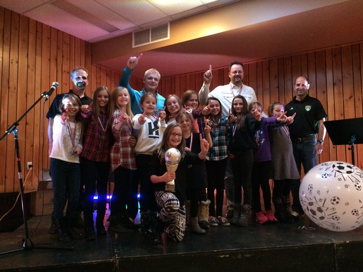 L’équipe U10F a remporté le Ballon d’or Équipe de l’année.