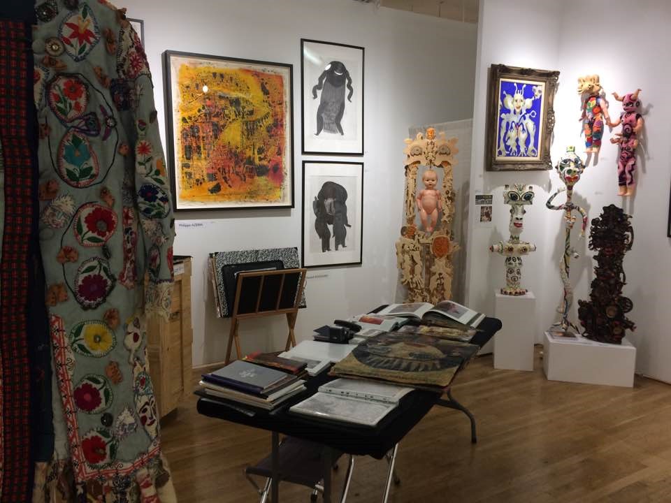 Le kiosque de la Galerie des Nanas à la Outsider Art Fair de New-York.