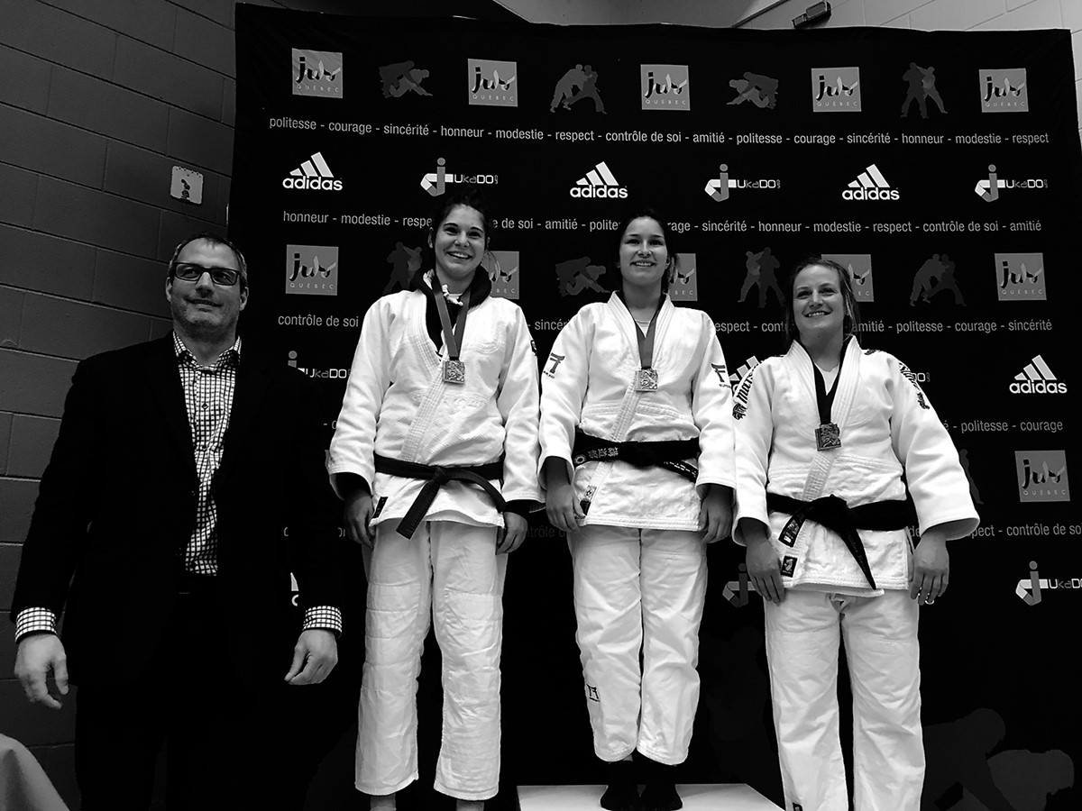 Noémie Delisle, sur la deuxième marche du podium à gauche, sera des prochains Championnats canadiens.