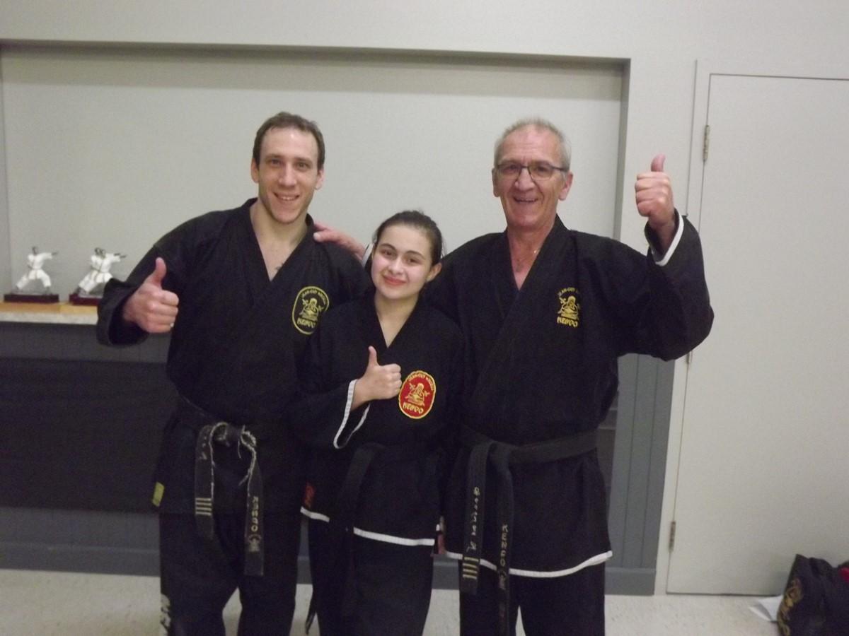 Les trois ceintures noires Mathieu Larrivée, Krystel Boire et Jocelyn Larrivée.