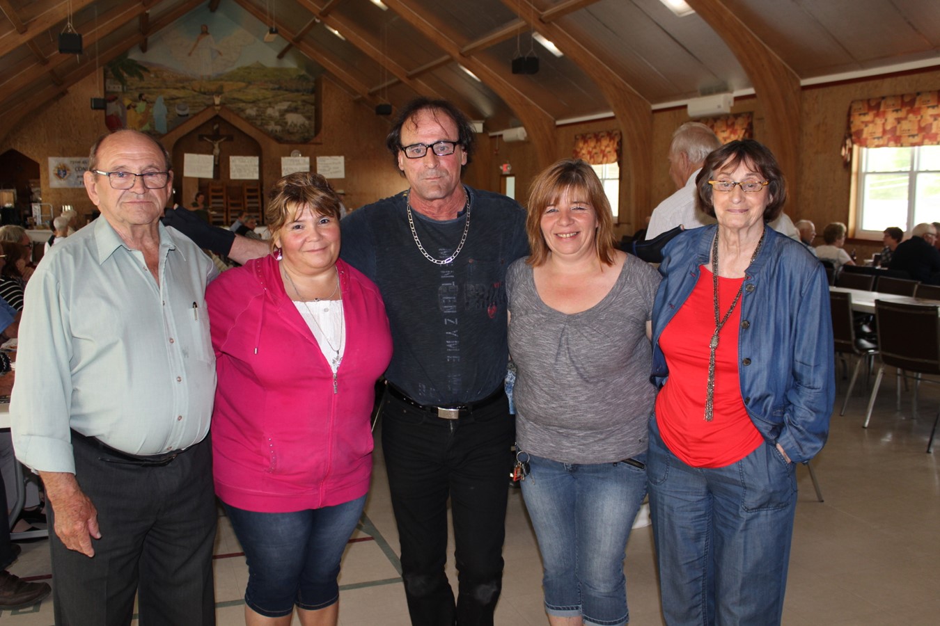 Des proches de Marcel Beaudin. Dans l’ordre habituel : Léo Beaudin, France Bilodeau. Marcel Beaudin, Nathalie Bilodeau et Thérèse Beaudin.   