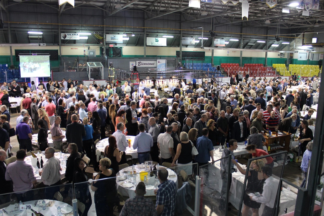 Avec 950 personnes sur place, l’aire de jeu était bien remplie.