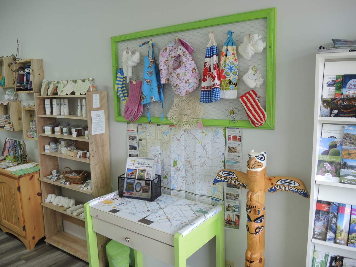 Voici les produits artisanaux que l’on peut retrouver dans le nouveau BIT «Les trouvailles de chez nous», à Saint-Camille.  