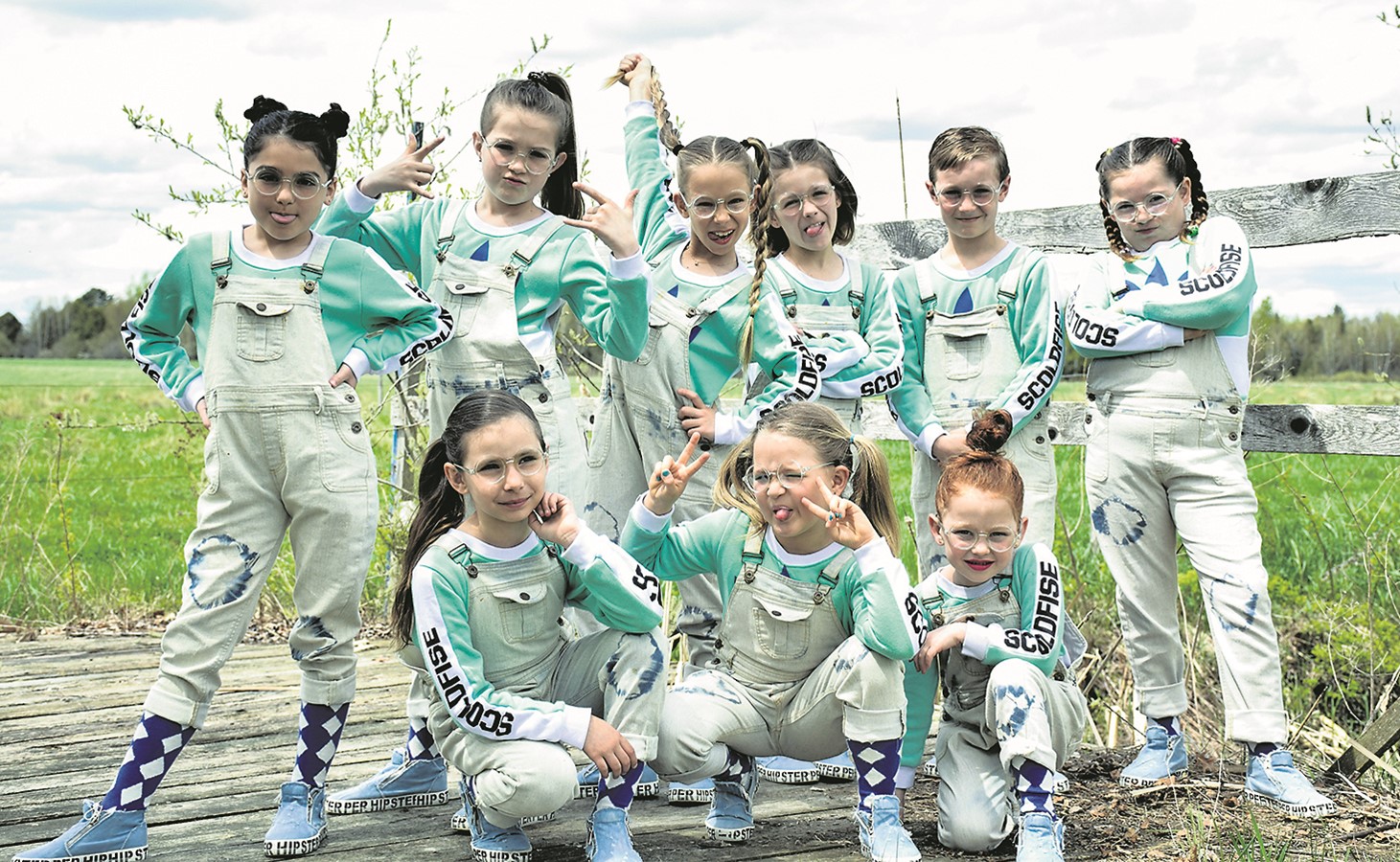 Élodie Yergeau, Marianne Therrien, Mahée Pellerin, Loralie Perreault, Sarah-Paule Turcotte, Frédérique Pouliot, Romain Côté, Lily-Anne Couture et Alyssa Lamontagne (Photo Coralie Plante)