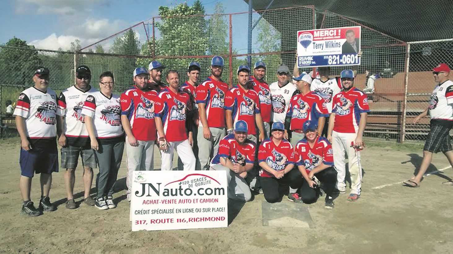 La formation d’Asbestos finaliste du Pow-Wow. 