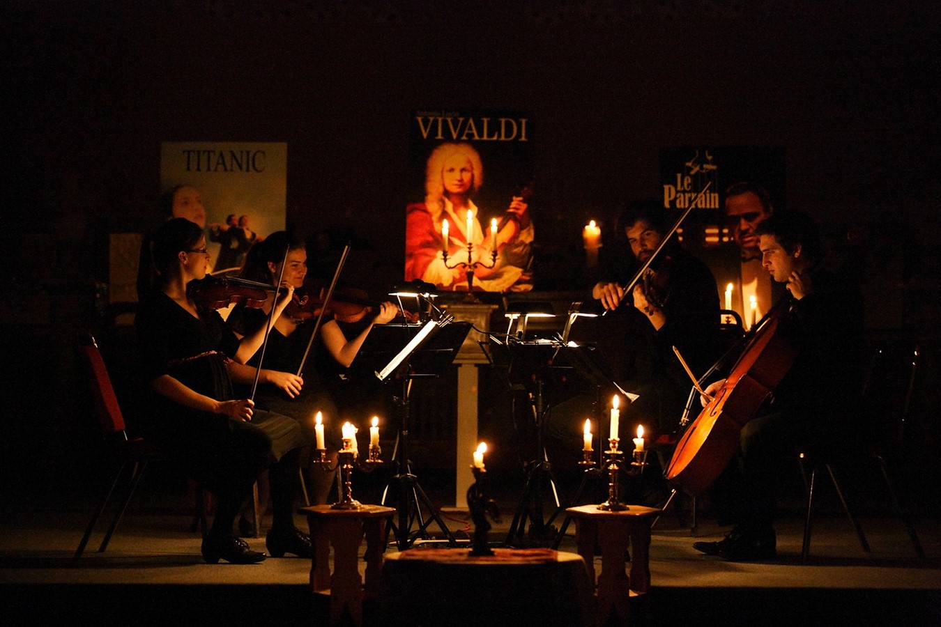 Le samedi 19 août à 20 h, les Concerts sous les chandelles présentent l’Ensemble « Ambitus» qui interprétera plusieurs classiques musicaux à la lueur des chandelles dans l’église St-Georges-de-Winsdor.