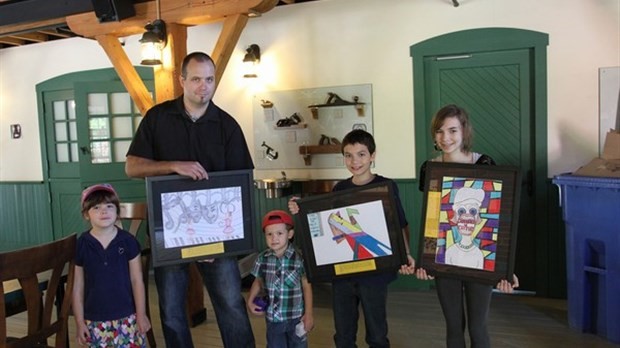 Des gagnants de dessins réalisés durant l’une des éditions des Journées de la culture.