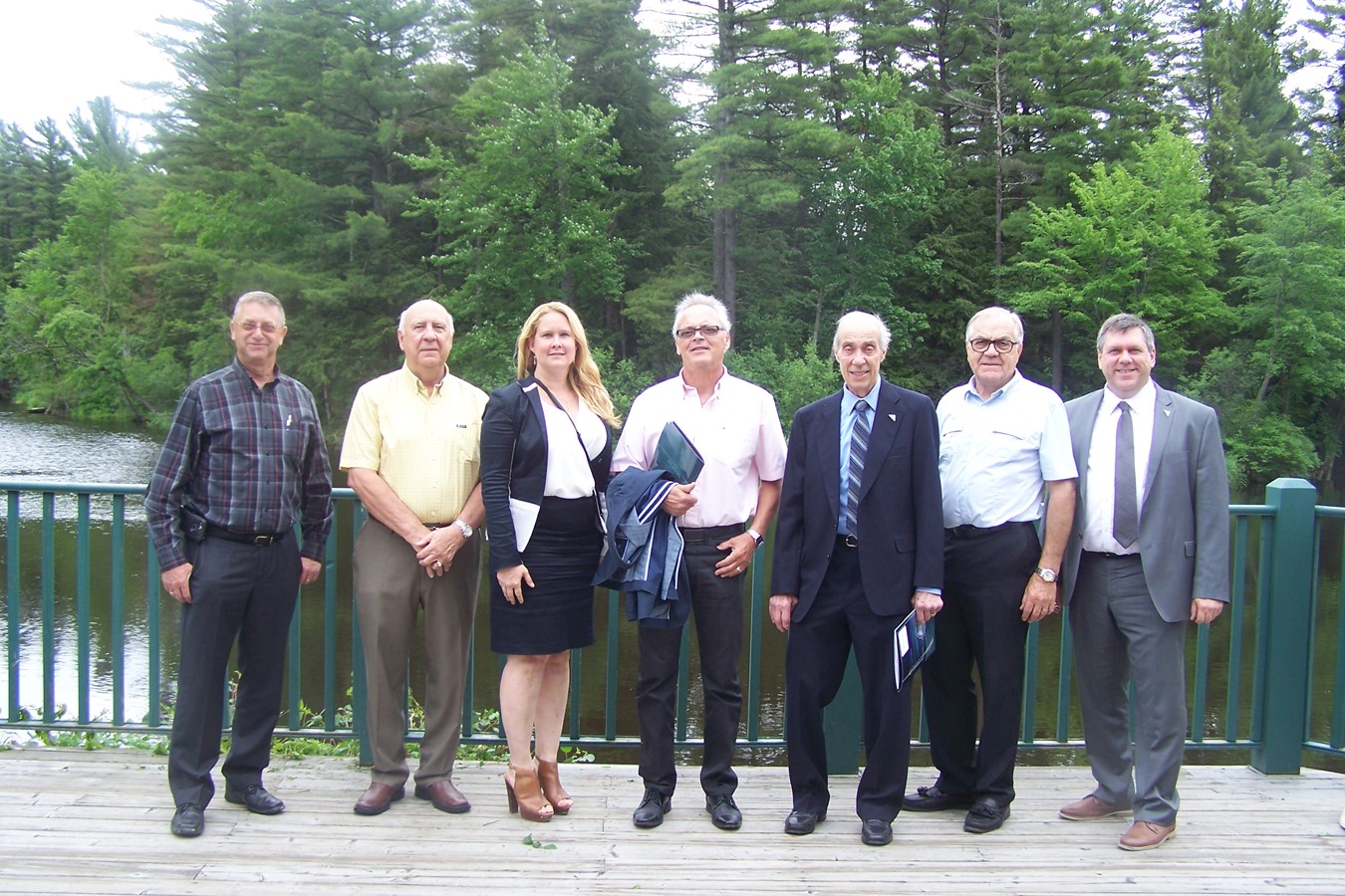 L’équipe du CAE lors de la rencontre annuelle à la Poudrière de Windsor : Pierre Tessier, Michel Champagne, Cynthia Fortin, Luc Martineau, Marcel Brosseau, André Desmarais et Marc Ducharme. Absentes lors de la photo : Liza Marie Benoit et Isabelle Dupras.