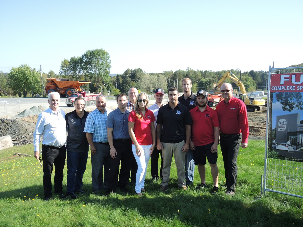 Les propriétaires de l’entreprise ont présenté leur projet en compagnie de leurs différents partenaires financiers.