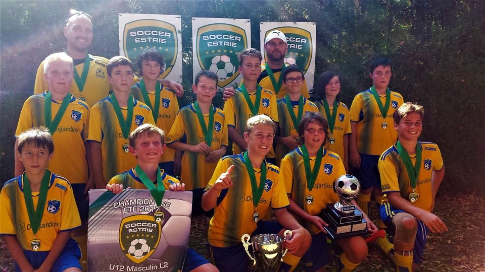 Le U12M L2-1 a remporté l’or par la marque finale de 10-5 contre Sherbrooke. Parmi les nombreux buteurs : Antoine Bibeau (2), Ludovic Brousseau, Alexis Dubreuil (2), Olivier L’Étoile, Raphael Leclerc, Thomas Pouliot-Lacroix (2) et Emile Vallée.