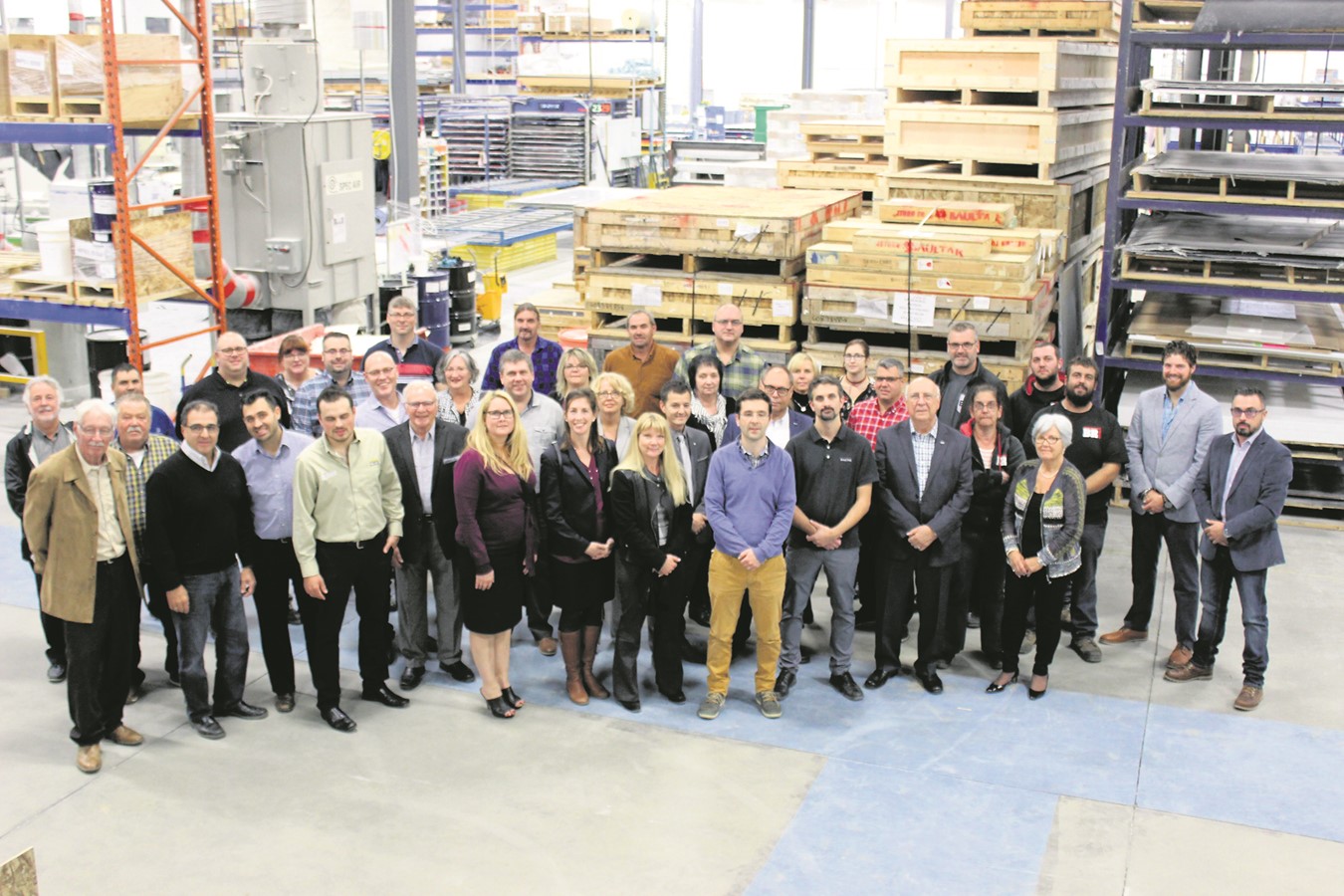 Encore cette année, une quarantaine de gens d’affaires et partenaires étaient au rendez-vous. Sur cette photo de groupe apparaissent (à partir de la gauche sur la première rangée, 10e et 11e) Simon Archambault et Michel Champagne.