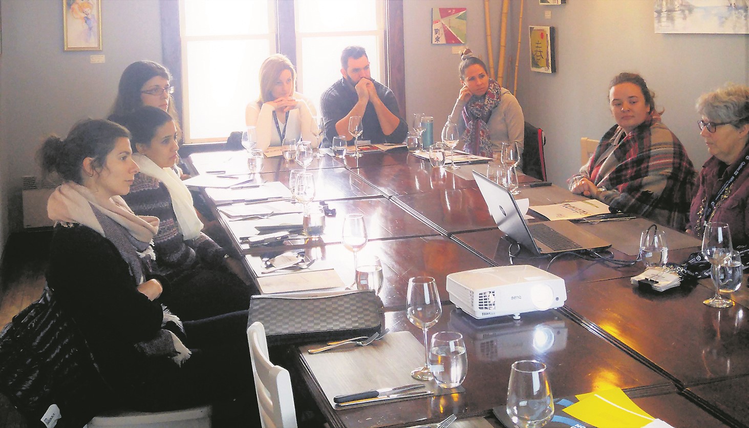 Les intervenants socio-économiques se sont relayés pour informer les entrepreneurs sur les différentes opportunités, incitatifs et le soutien disponible pour eux dans la MRC des Sources lors de la journée de présentation au restaurant Pure d’Asbestos  