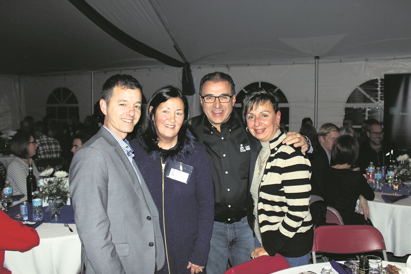 Un partenaire important pour Location Windsor : la Caisse Desjardins du Val-Saint-François. Cette photo regroupe le directeur général Joé Robert, Carol Ward-Dion, Denis Dion et la présidente de la Caisse, Manon Morin.