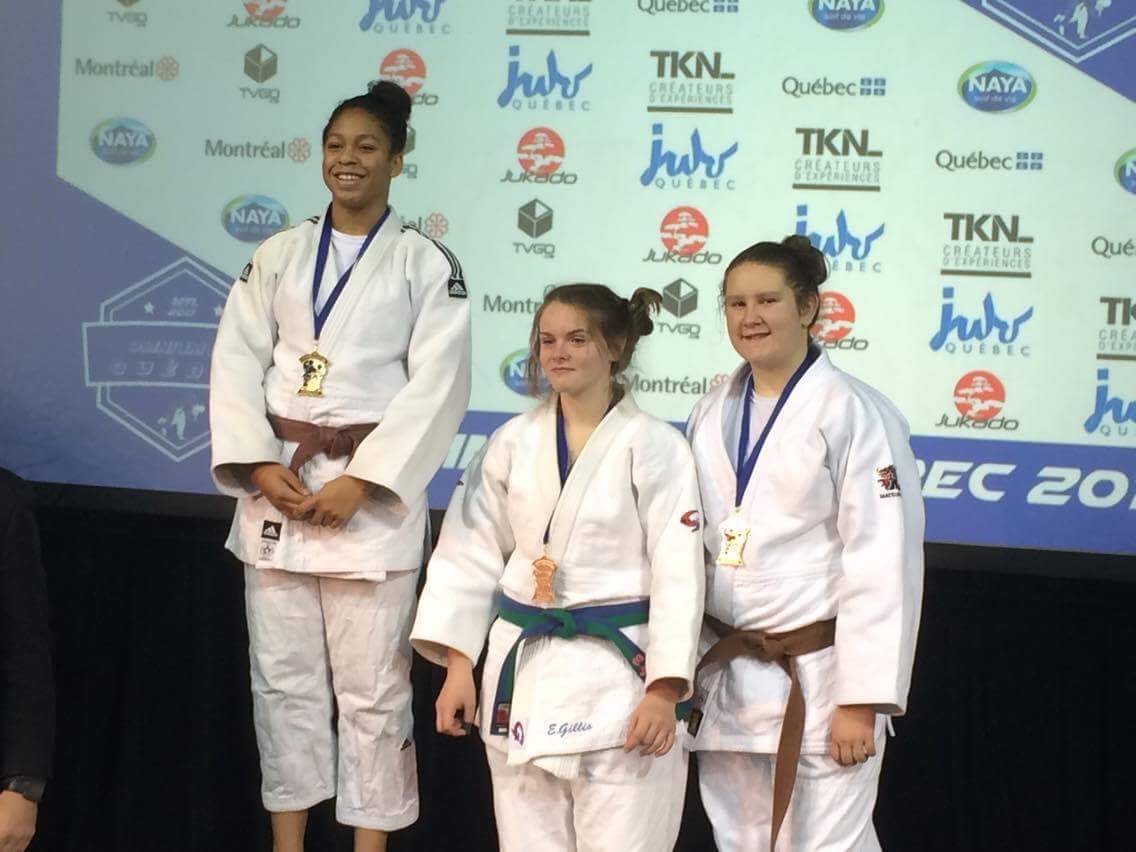 Audrey Archambault sur la troisième marche du podium.