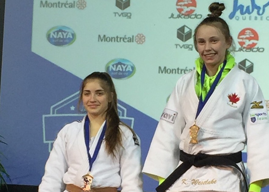 Léa Roy sur la seconde marche du podium.