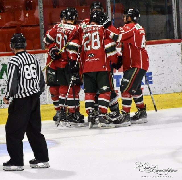 Le trio Durette-Linteau-Groleau a amassé 19 points vendredi dernier dans un gain de 9-8 contre les Maroons devant près de 700 amateurs.