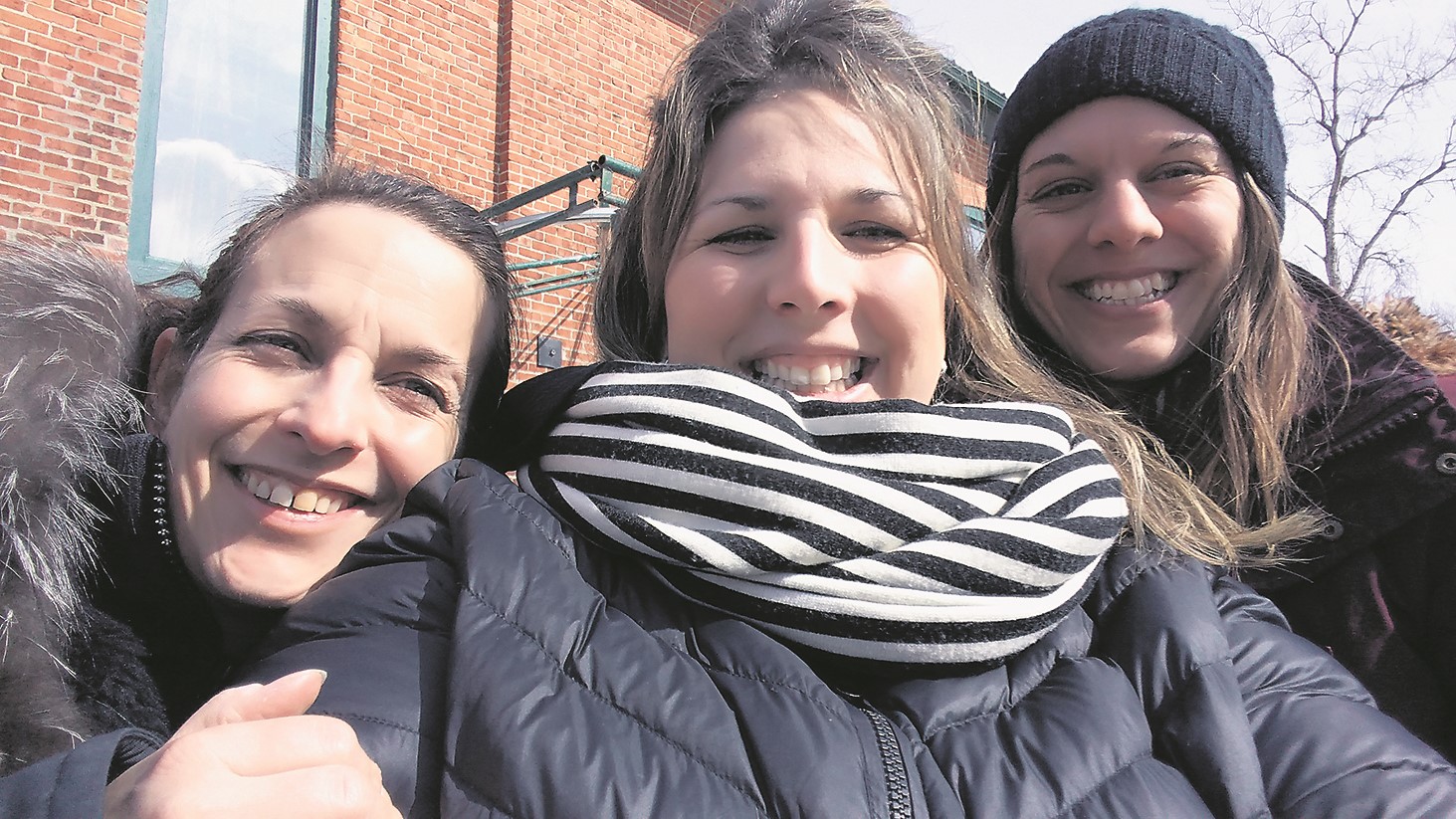 Les organisatrices de la chasse aux cocos. Dans l’ordre de gauche à droite : Marie-Claude Tardif, Danika St-Pierre et Célia Gaudreault.