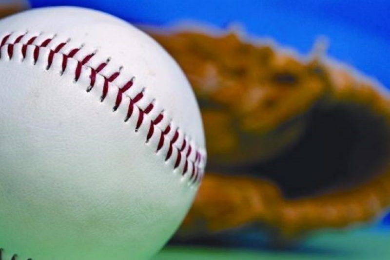 Inscription pour la ligue de balle-donnée féminine de Windsor