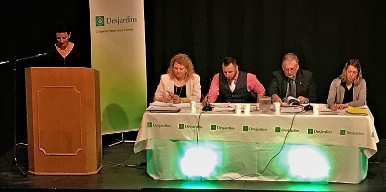 Avec un volume d’affaires de 904,8 M$, la Caisse Desjardins des Sources contribue au développement économique et social de quelque 12 206 membres.